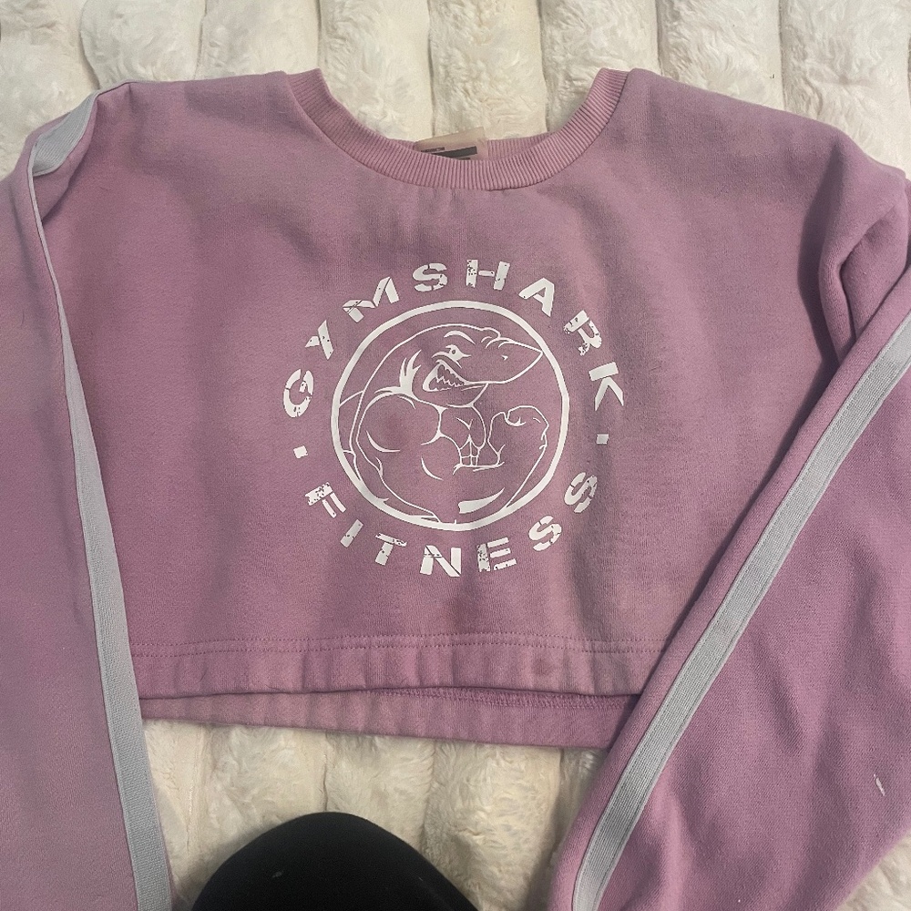 Gym shark cropped hoodie